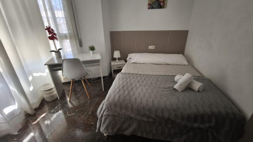 Piso DELYRENT, zona CorteInglés climatizado Bed and Breakfast in Jaén