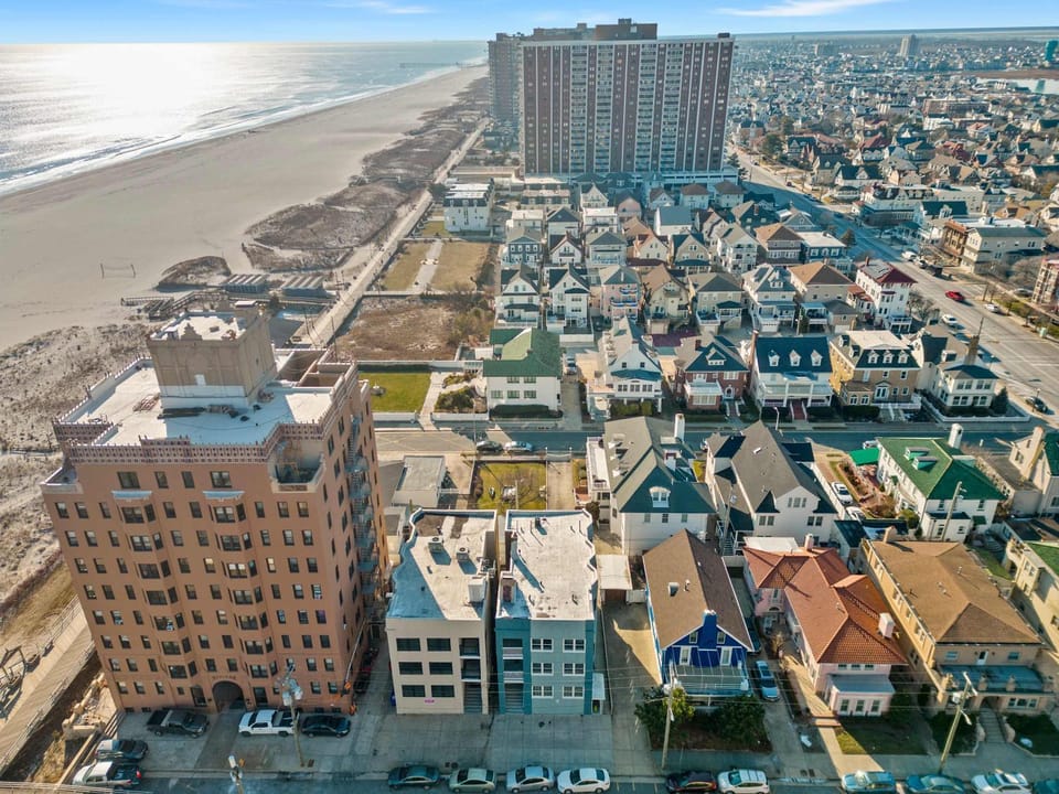 4BR 2BA Luxe Beach Estate II House in Ventnor City