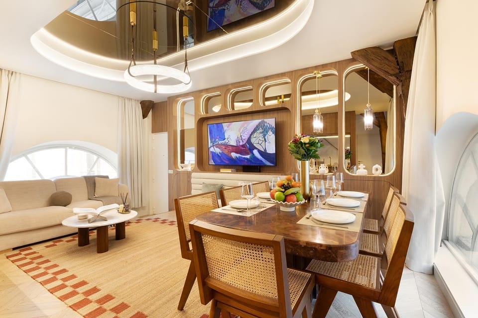 TV and multimedia, Seating area, Dining area