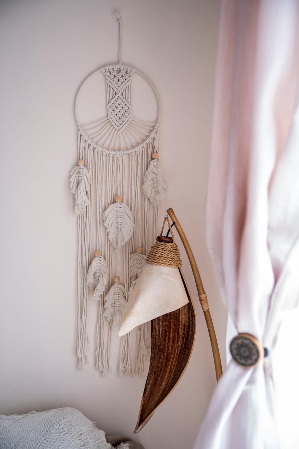 Photo of the whole room, Decorative detail
