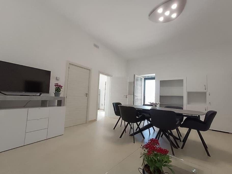 TV and multimedia, Living room, Dining area, minibar