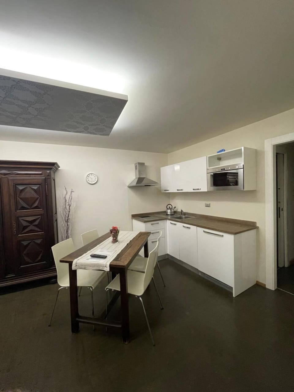 Kitchen or kitchenette, Dining area, pet friendly, stove
