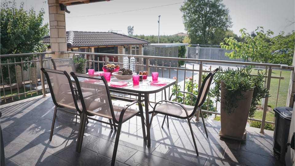 Patio, Garden, View (from property/room), Balcony/Terrace, Dining area, Garden view