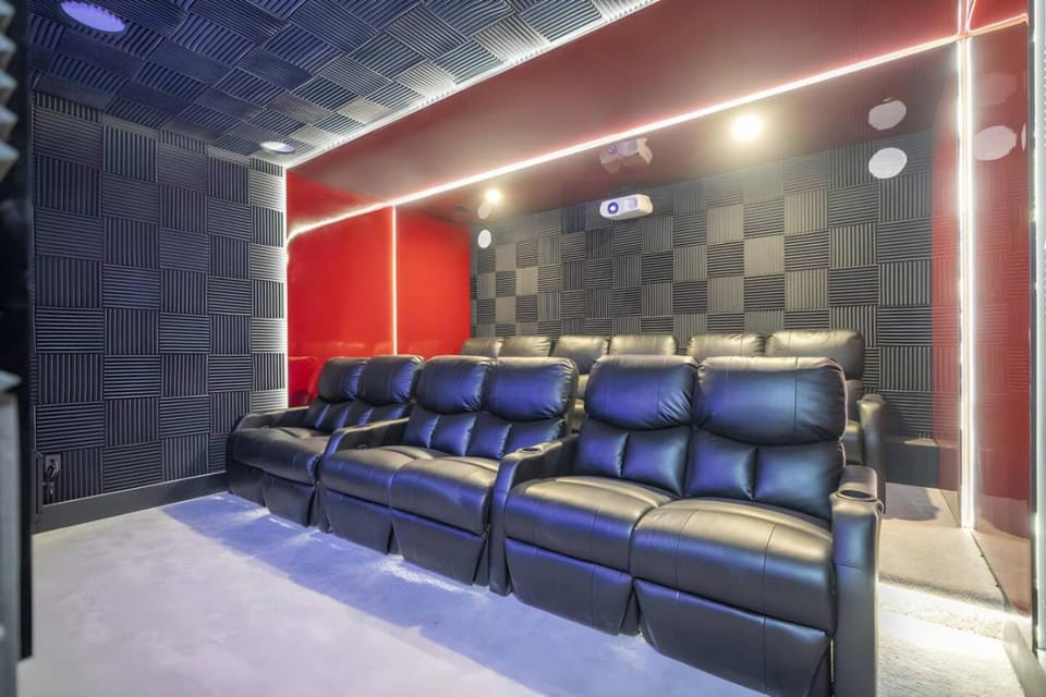 Massive 15BR Villa Private Movie Theater Themed Rooms - 5800 House in Orlando