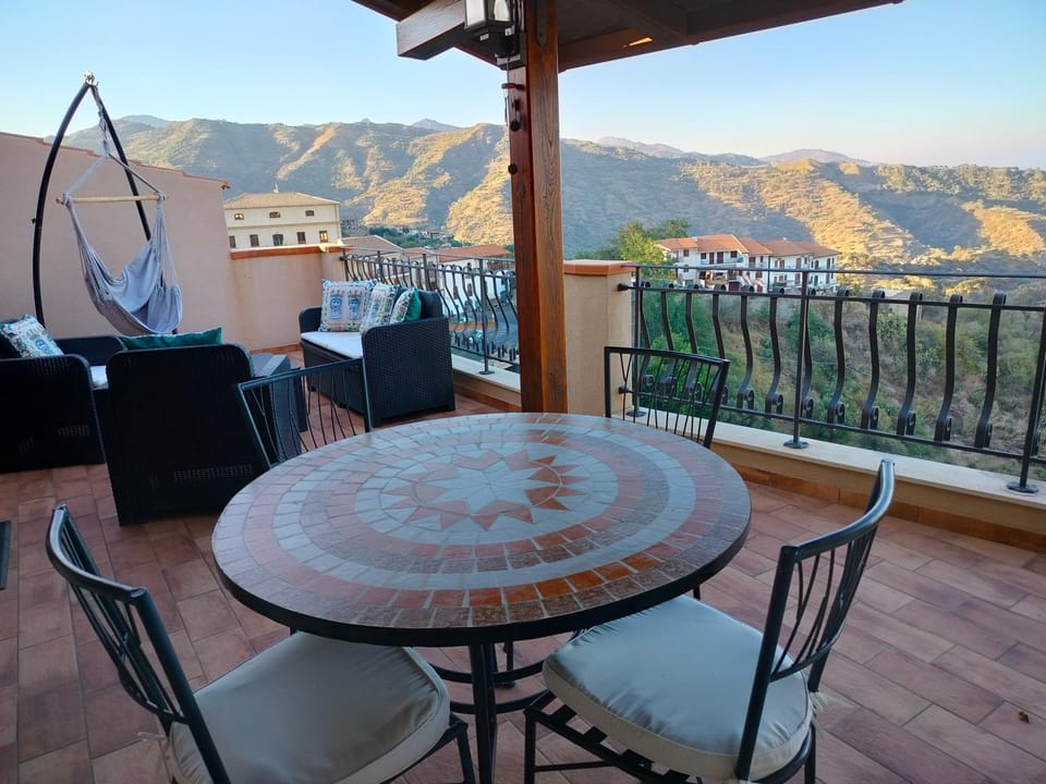 Natural landscape, View (from property/room), Balcony/Terrace, Mountain view