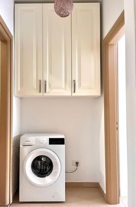 wardrobe, washing machine