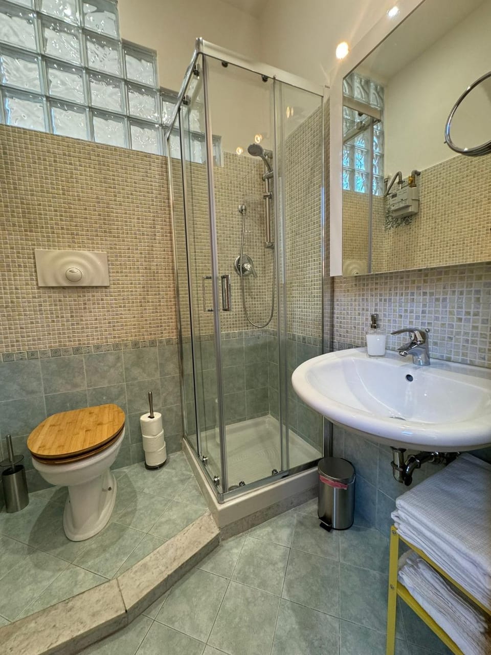 Shower, Toilet, Bathroom