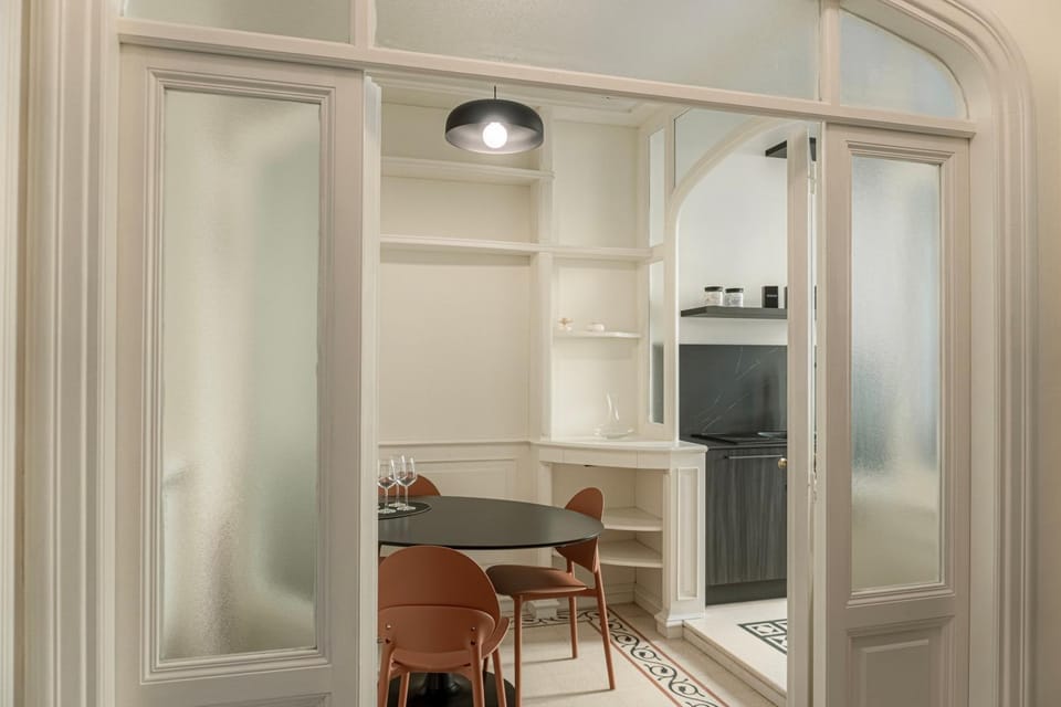 Seating area, Dining area