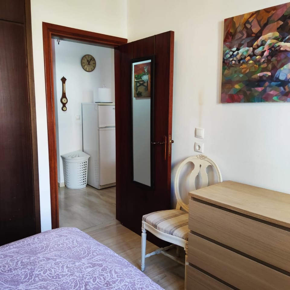 Property building, Bed, Bedroom, wardrobe