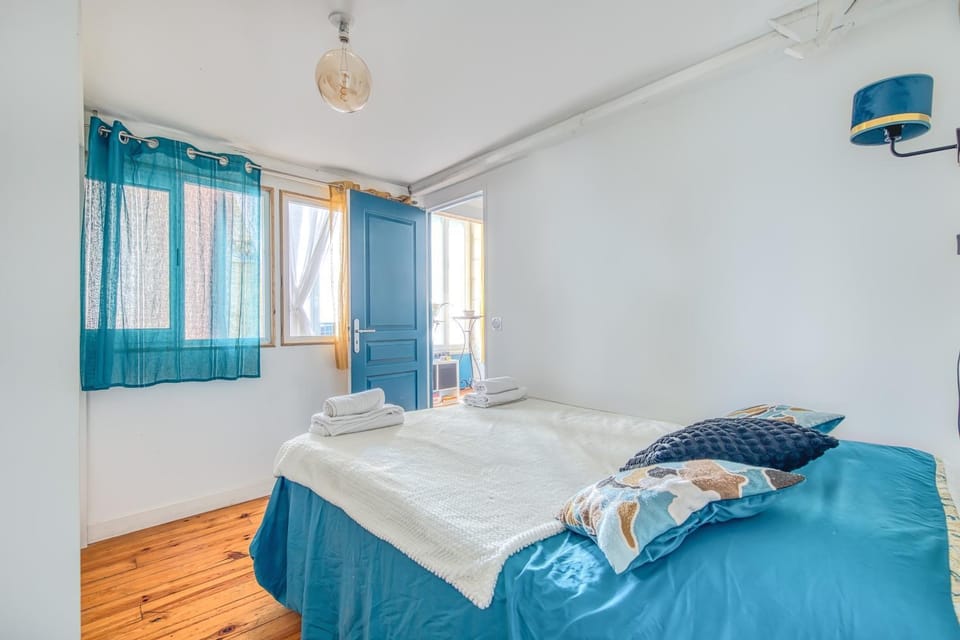 Living room, Bedroom