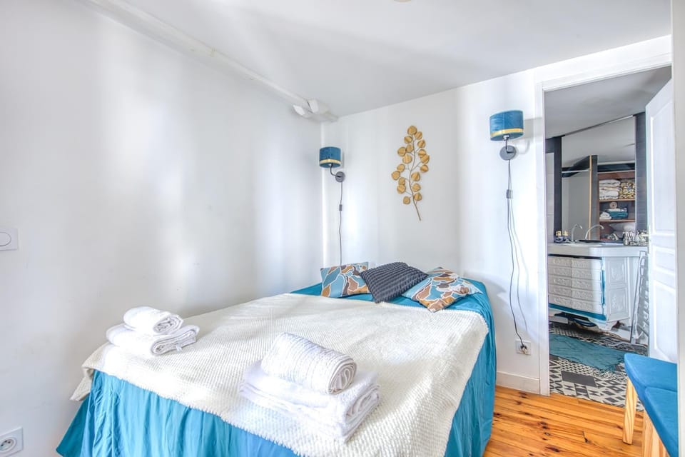 Living room, Bedroom