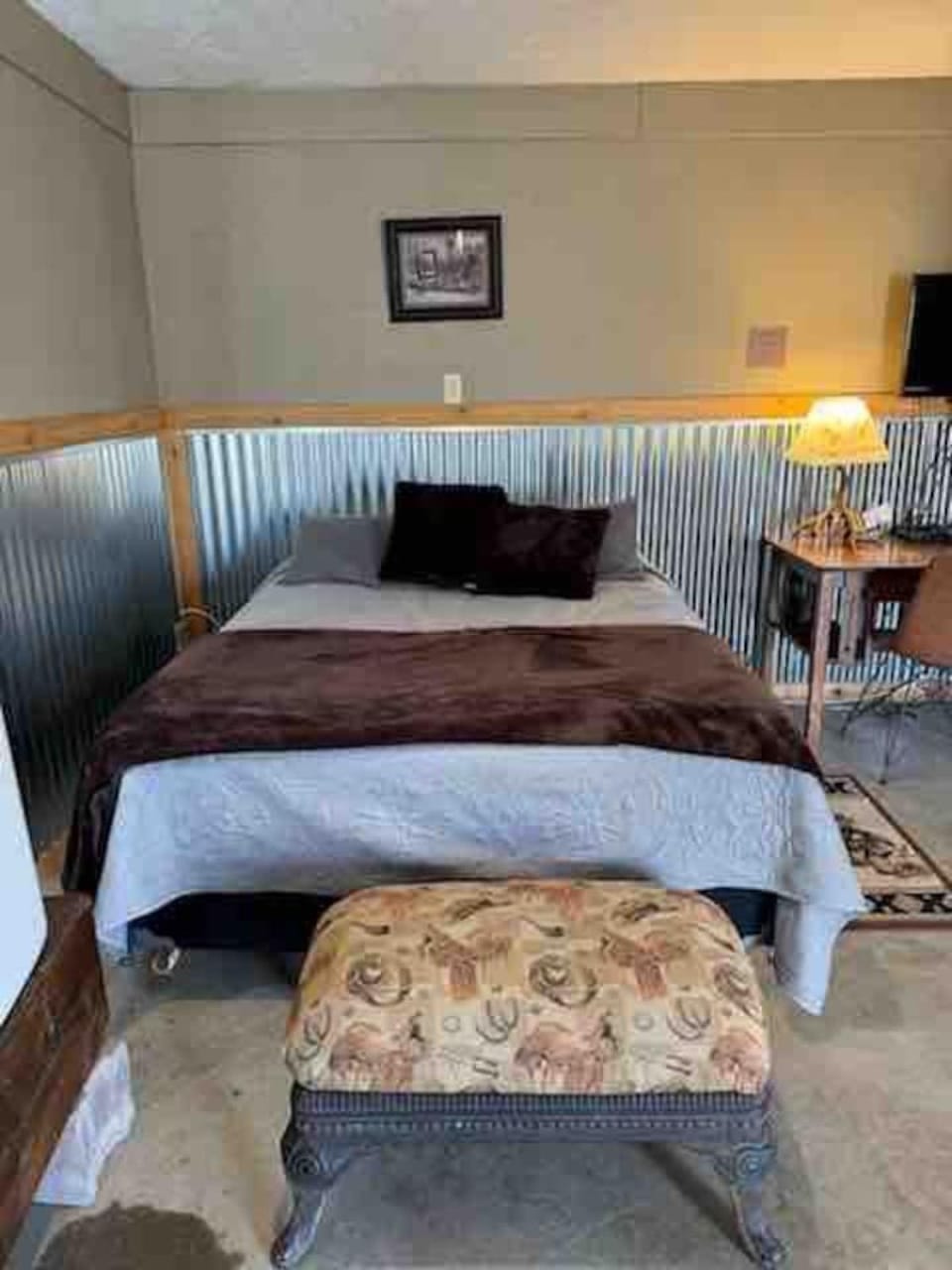 Studio in Downtown Craig Walk to Missouri River Country House in Idaho