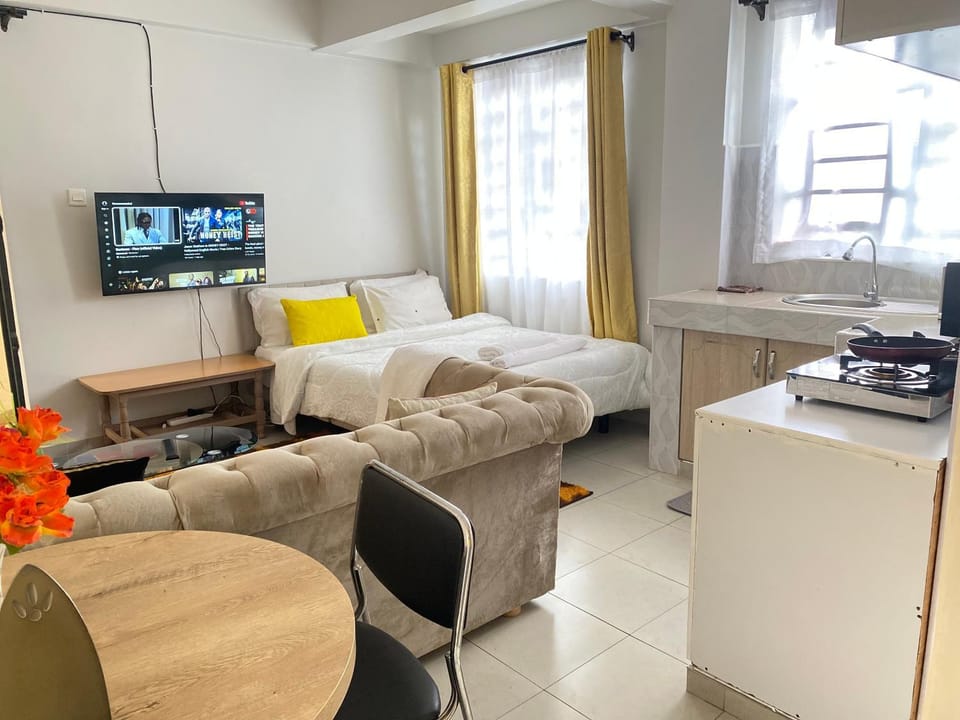 Bed, Dining area