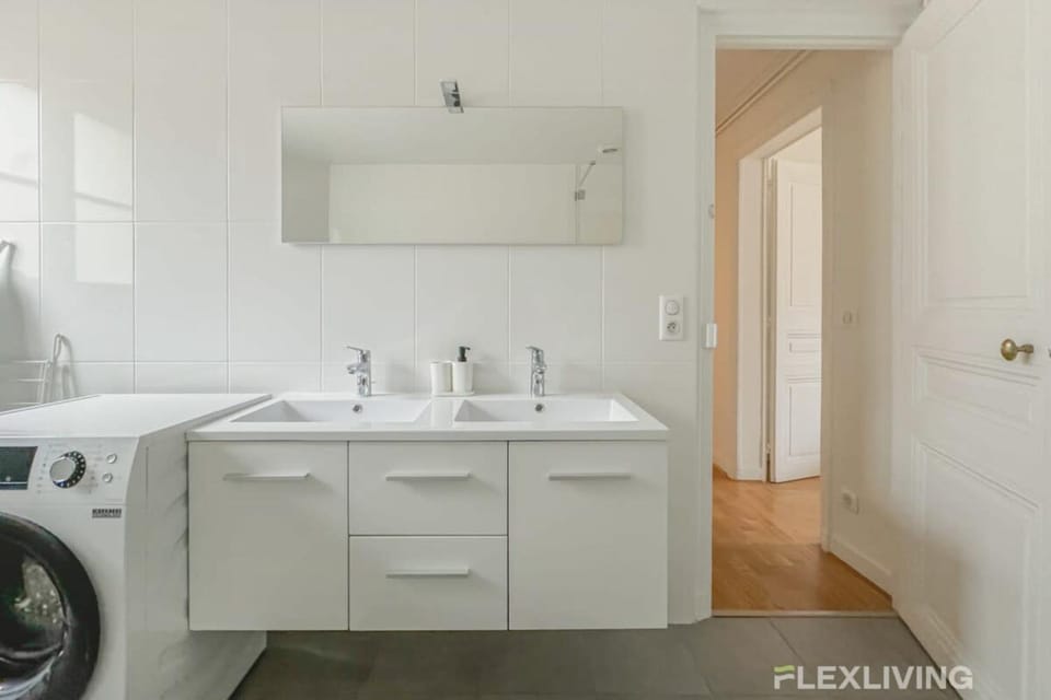 Flexliving - whole flat - Turbigo Apartment in Paris