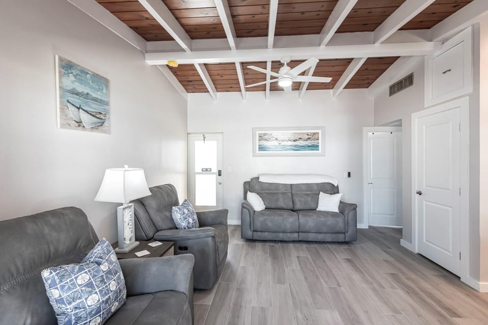 Casa Mar - 65 Premium Villa in Siesta Beach