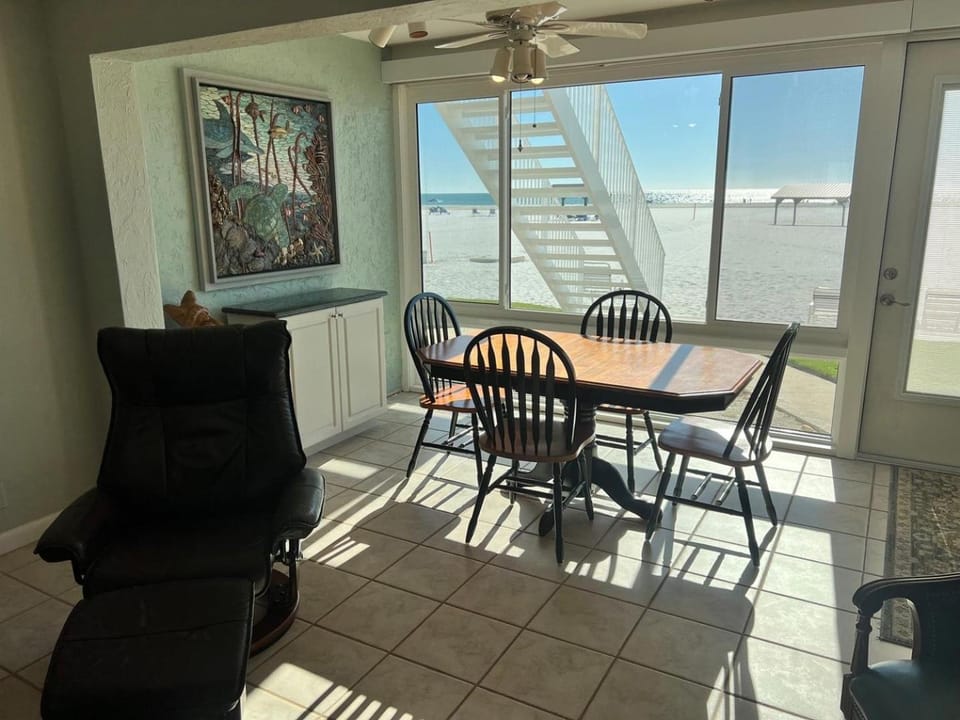 Casa Mar - 40 Standard Plus Villa in Siesta Beach