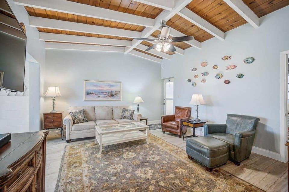 Casa Mar - 21 Premium Villa in Siesta Beach
