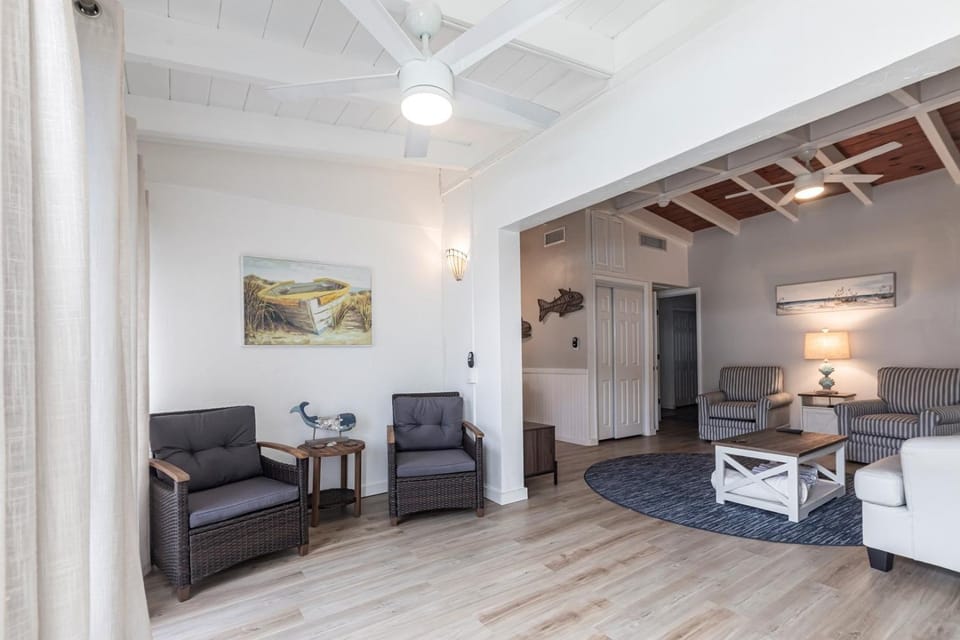 Casa Mar - 54 Premium Villa in Siesta Beach
