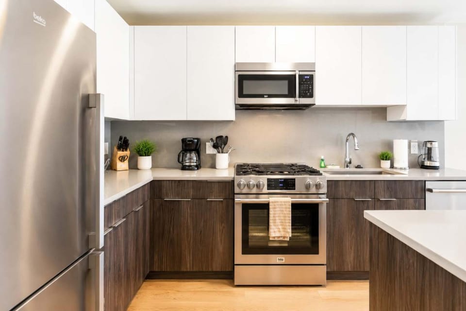 Luxury Apt Near Downtown Apartment in Stamford