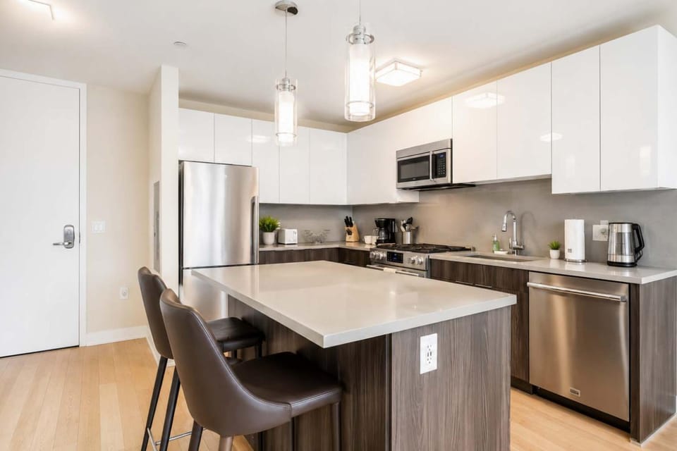 Luxury Apt Near Downtown Apartment in Stamford