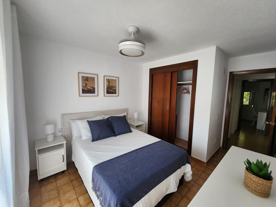 Bedroom, wardrobe