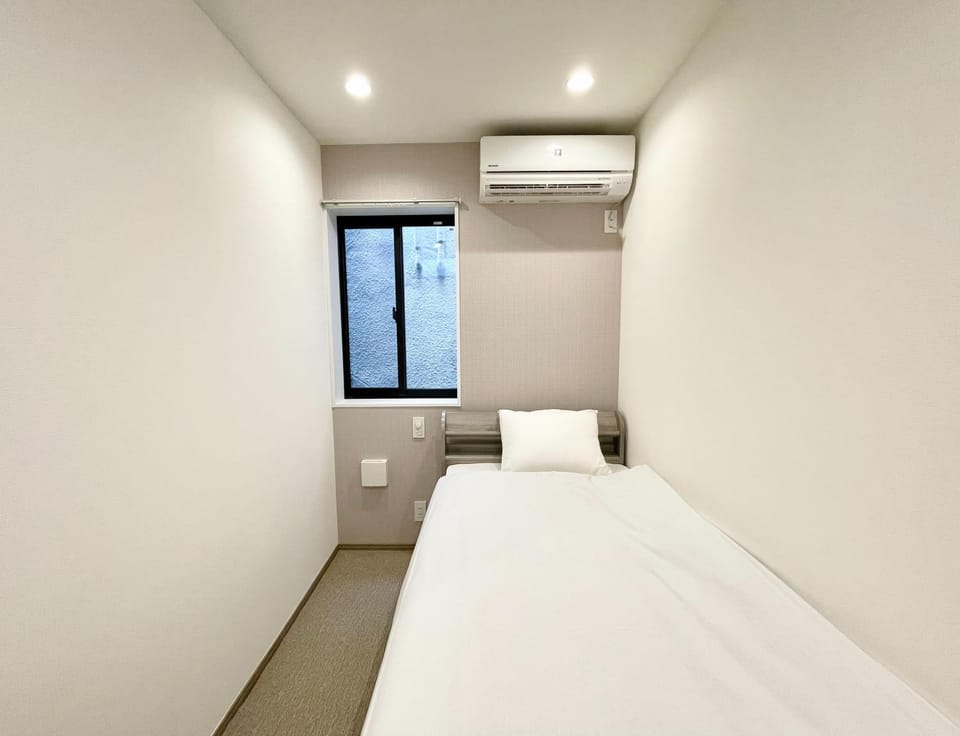Bed, Bedroom, air conditioner