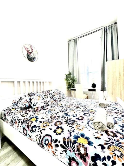 L3 City Centre Stylish Flat AC Apartment in Budapest
