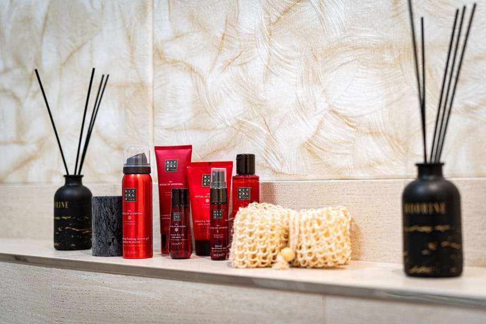 Bathroom, Decorative detail