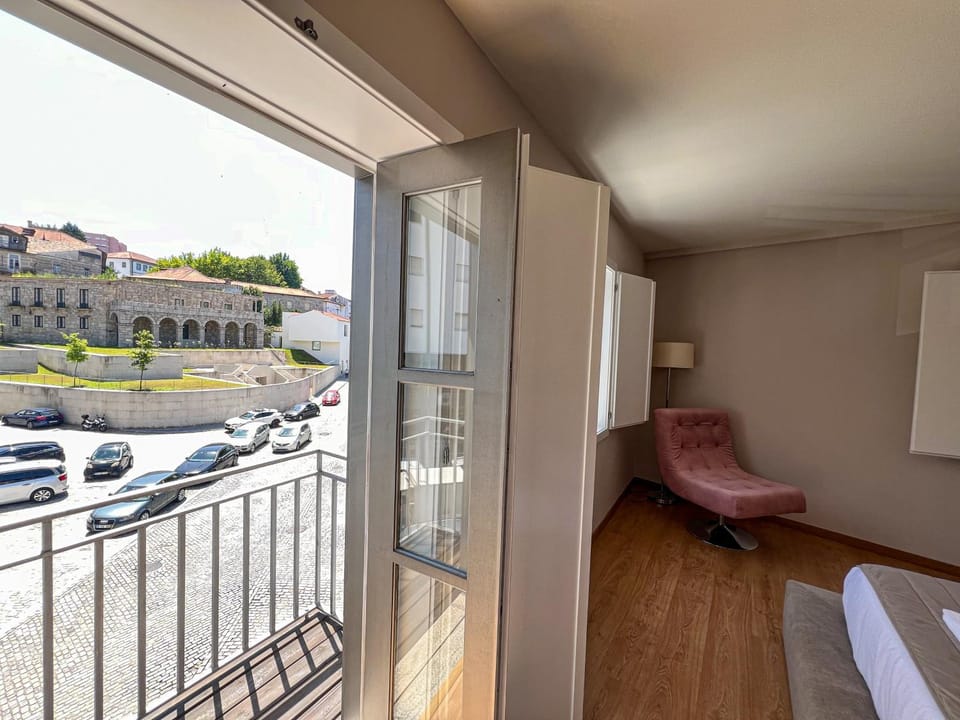 View (from property/room), Balcony/Terrace, Bedroom
