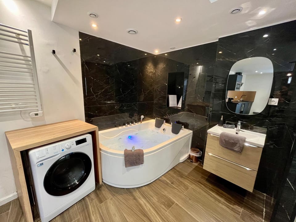 Spa and wellness centre/facilities, Bath, washing machine