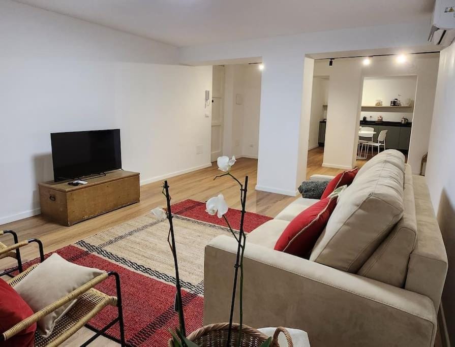 Communal lounge/ TV room, TV and multimedia, Living room