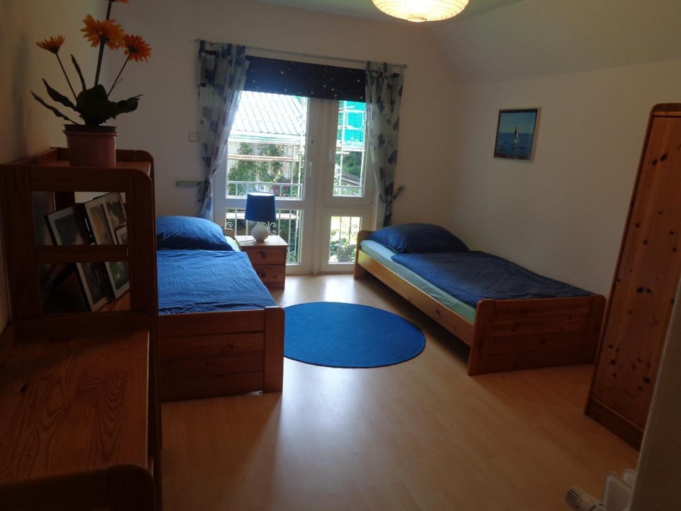 Bedroom, wardrobe