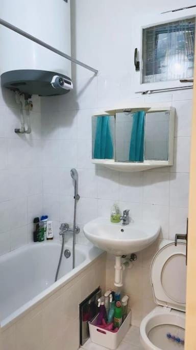 Shower, Toilet, Bathroom, Bath