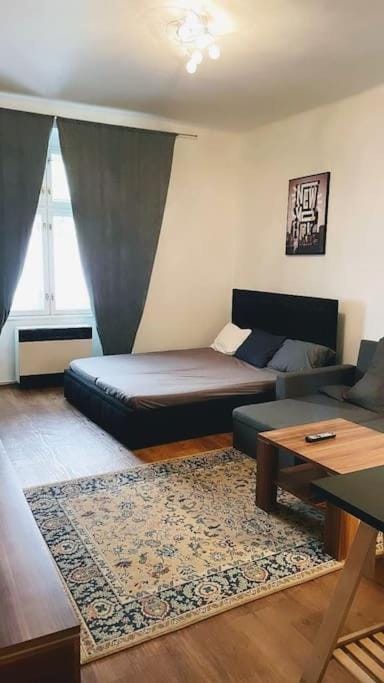 Bed, Photo of the whole room, Seating area, Bedroom