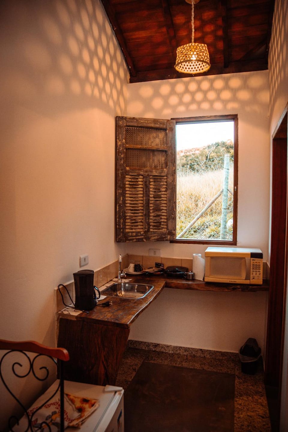 Kitchen or kitchenette, Breakfast, microwave