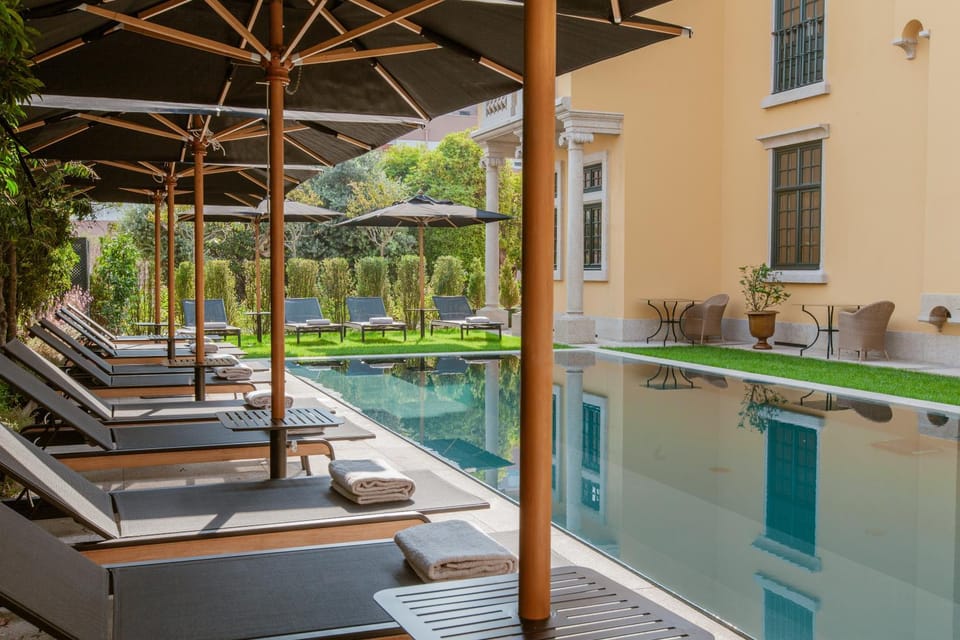 Property building, Pool view, Swimming pool, sunbed