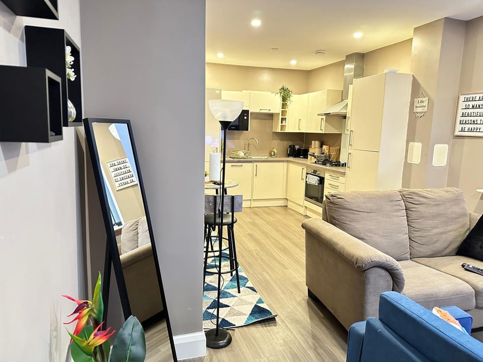 luxury 2 bedroom flat with a kitchen Apartment in England