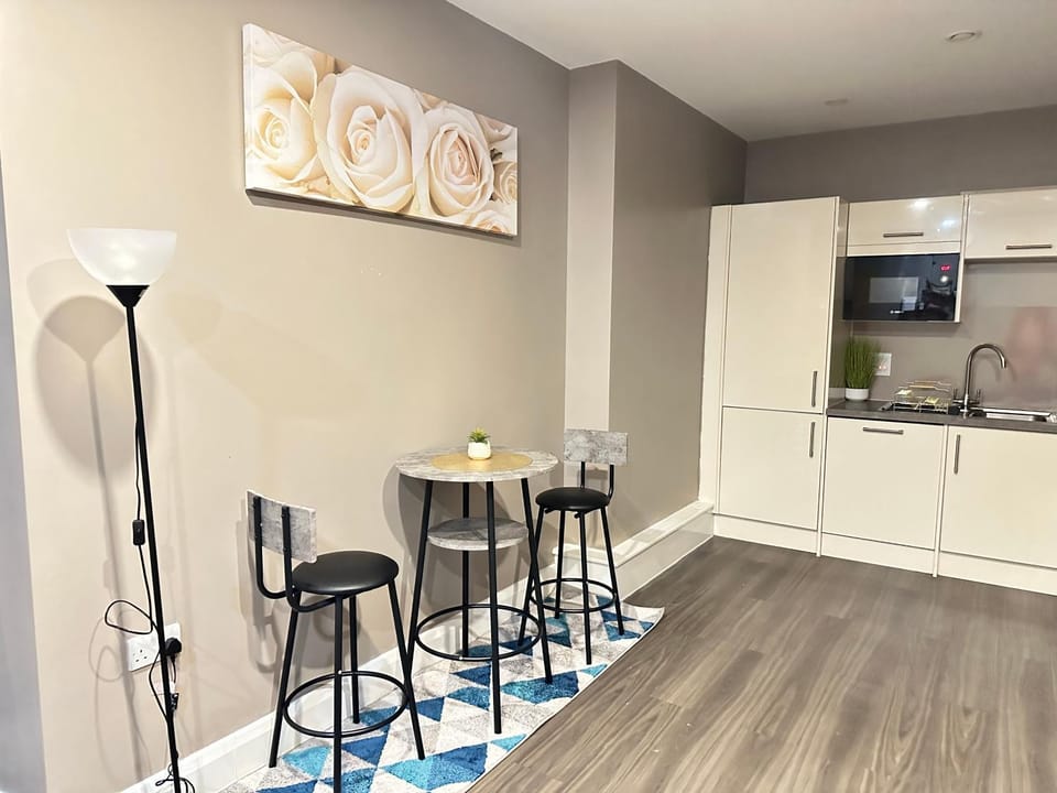 luxury 2 bedroom flat with a kitchen Apartment in England