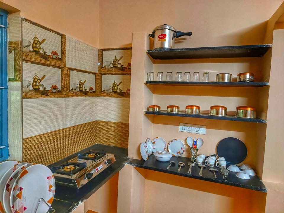 Kitchen or kitchenette, Food and drinks