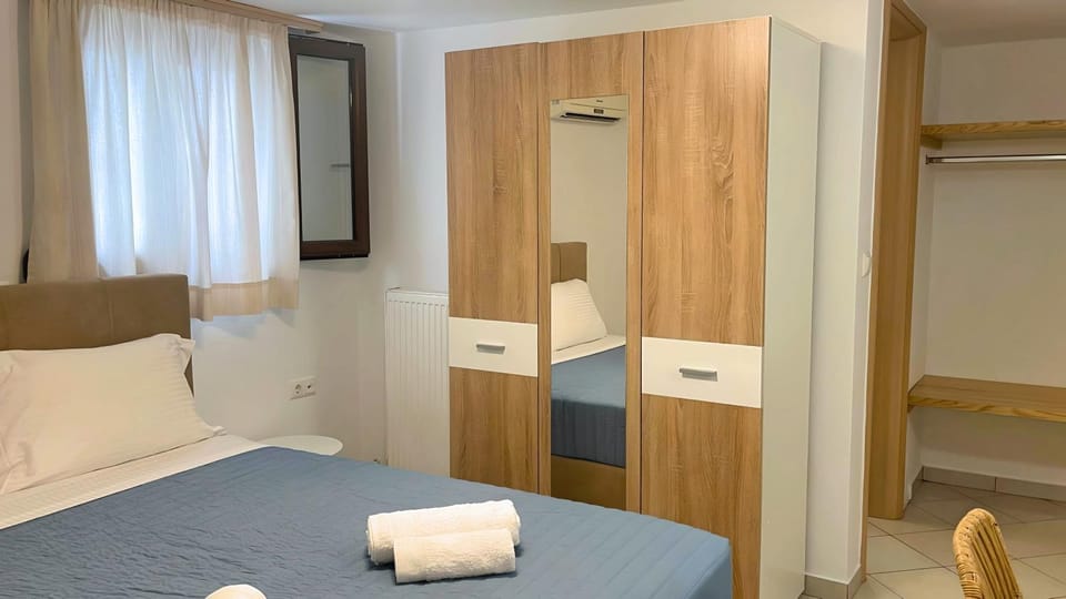 Bed, Bedroom, wardrobe