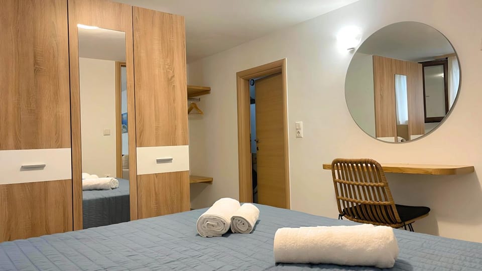 Bed, Bedroom, wardrobe