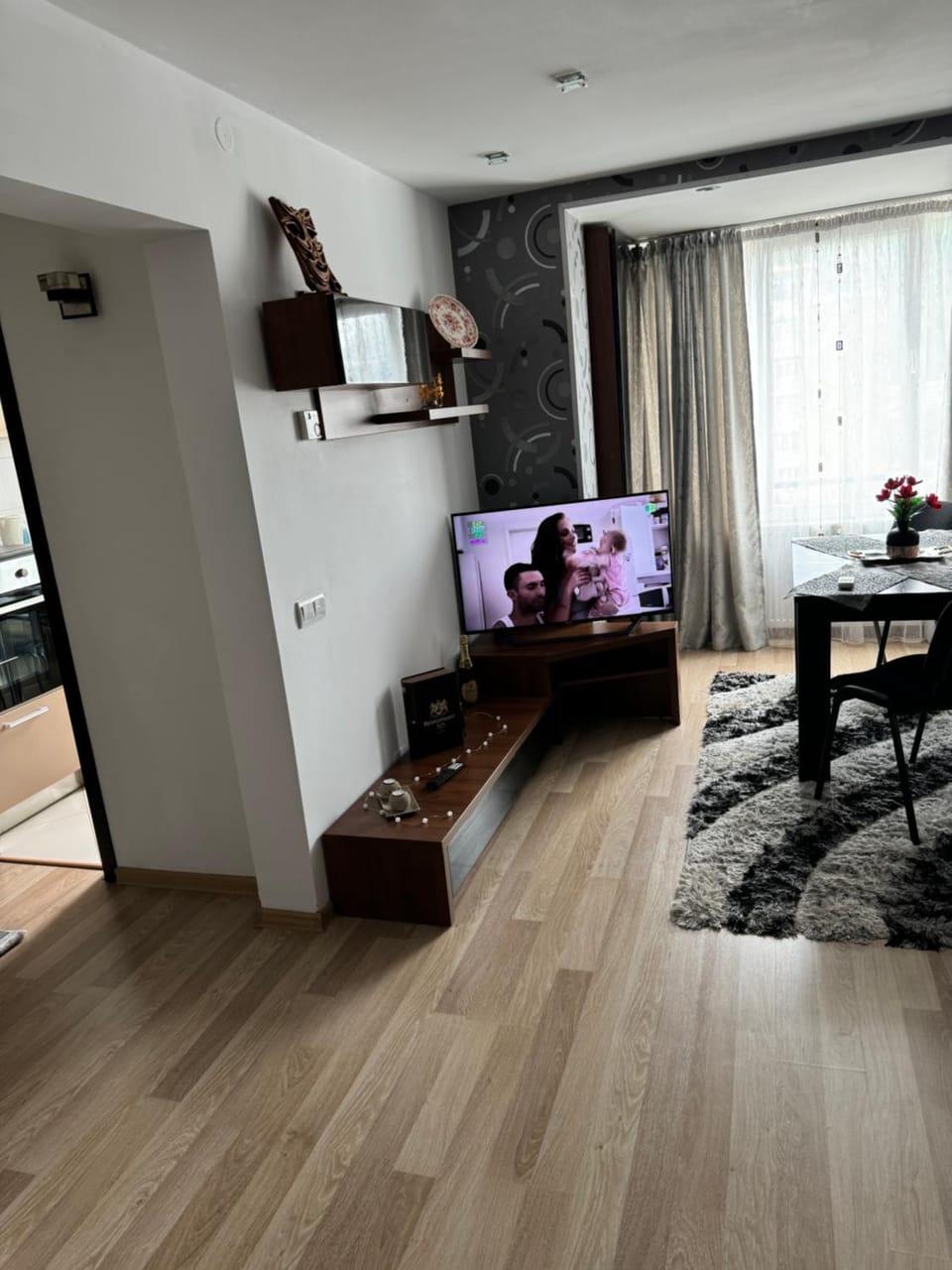 Communal lounge/ TV room, TV and multimedia, Living room, Seating area, Dining area, Evening entertainment