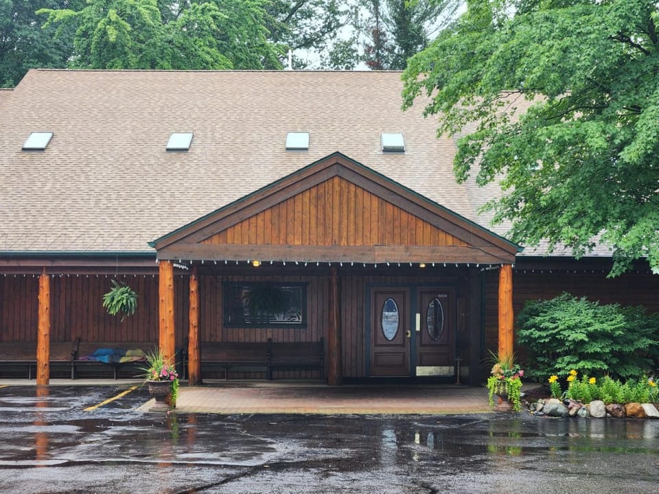 Springbrook Inn Inn in Michigan