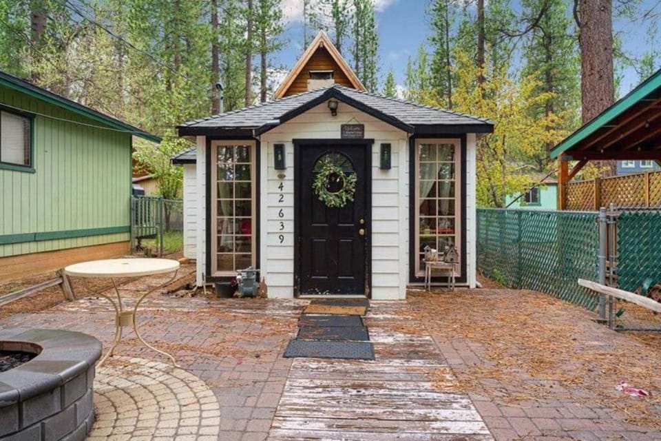 Twin Pines Hideaway BBQ, Fire-pit, Location! Villa in Big Bear