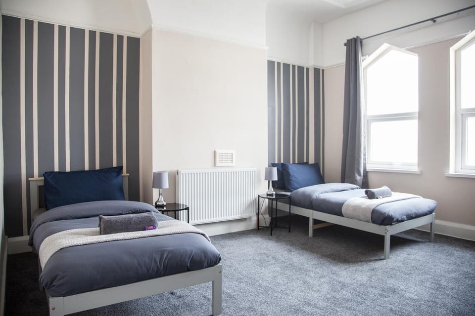 Spacious House 10min to Liverpool Centre House in Wallasey