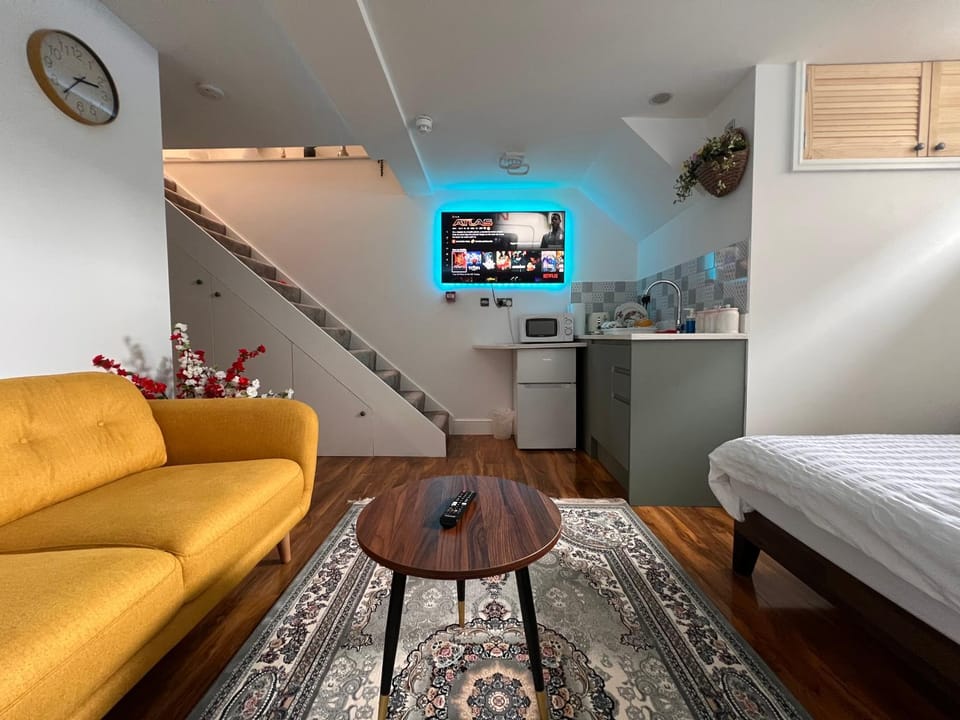 TV and multimedia, Seating area