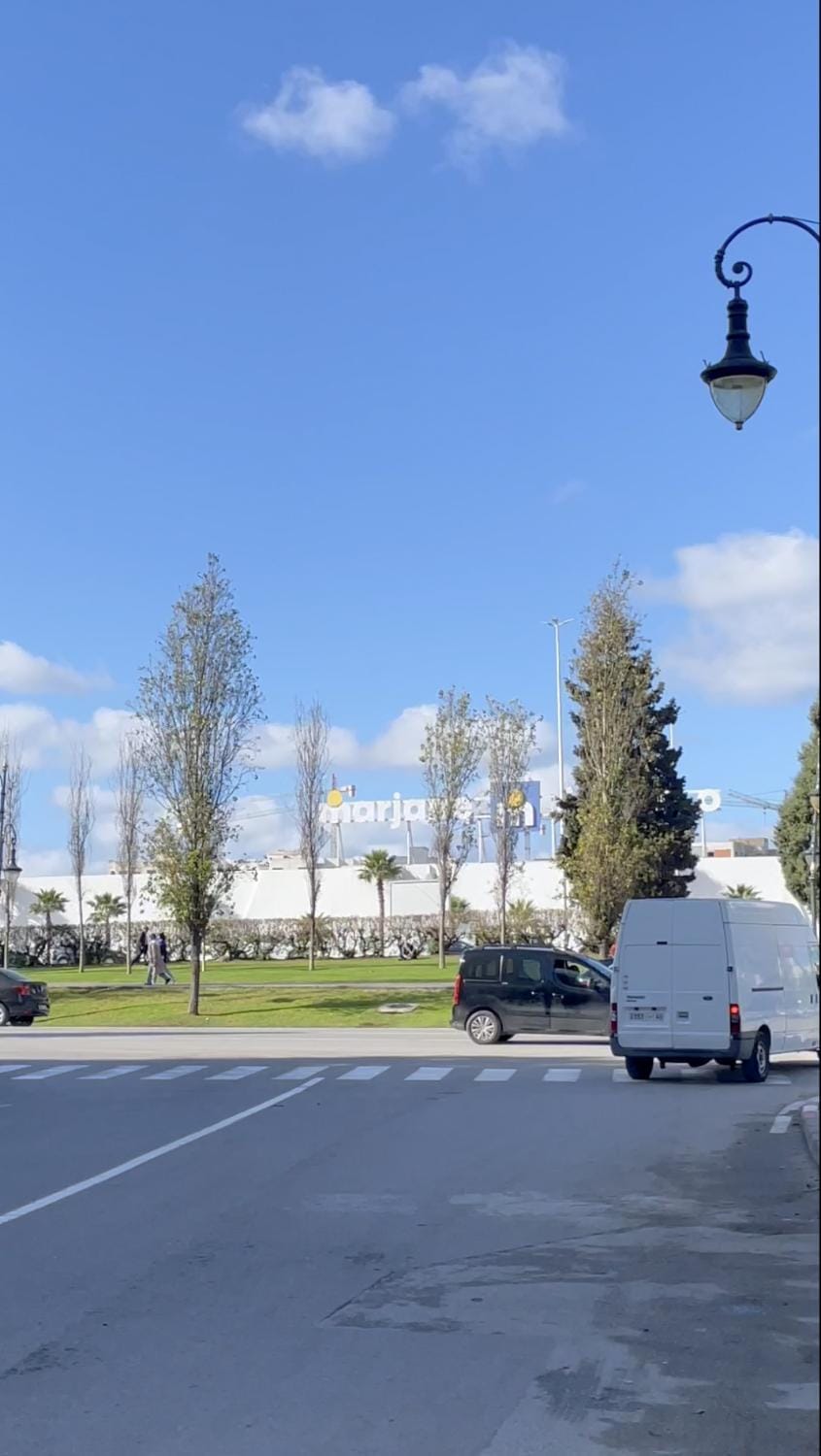 Neighbourhood, Location
