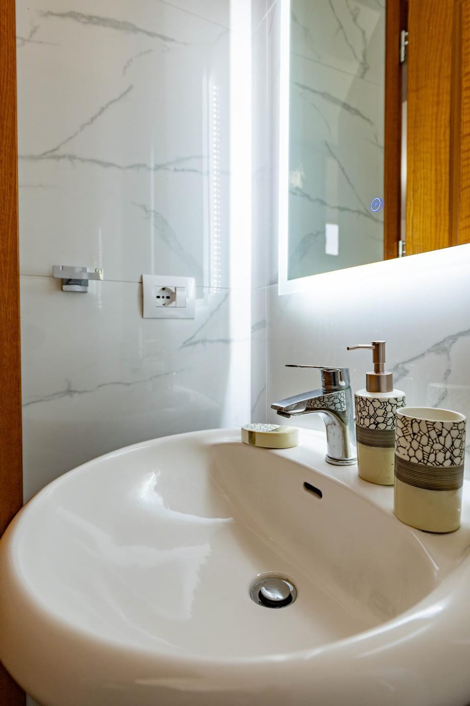 Aldi's Guesthouse Bed and Breakfast in Sarandë