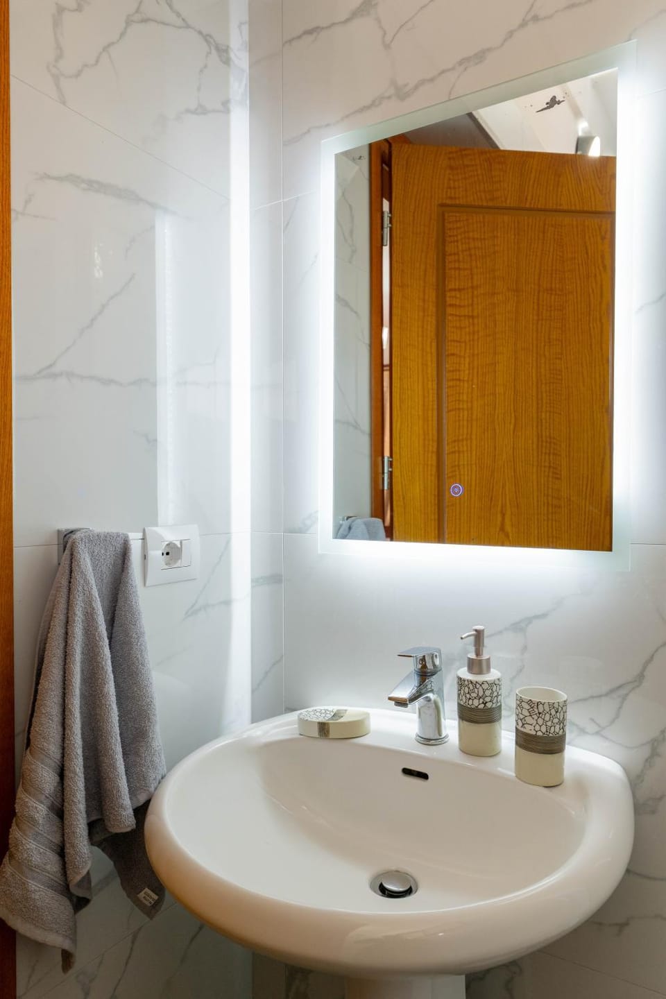 Aldi's Guesthouse Bed and Breakfast in Sarandë