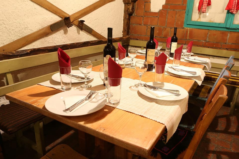 Restaurant/places to eat, Food, Drinks